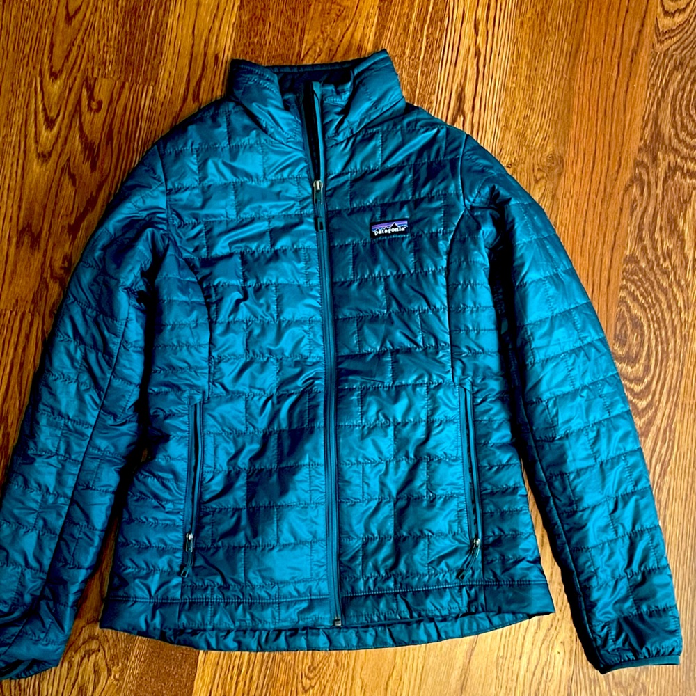 Patagonia Nano Puffer Jacket, very gently used, beautiful green color